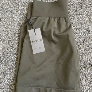 NVGTN short leggings